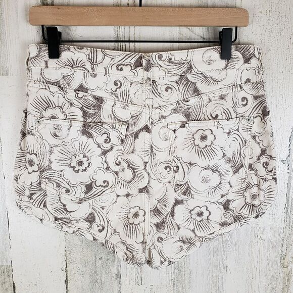 Pilco Floral Denim Shorts Sz 28 - Picture 3 of 8